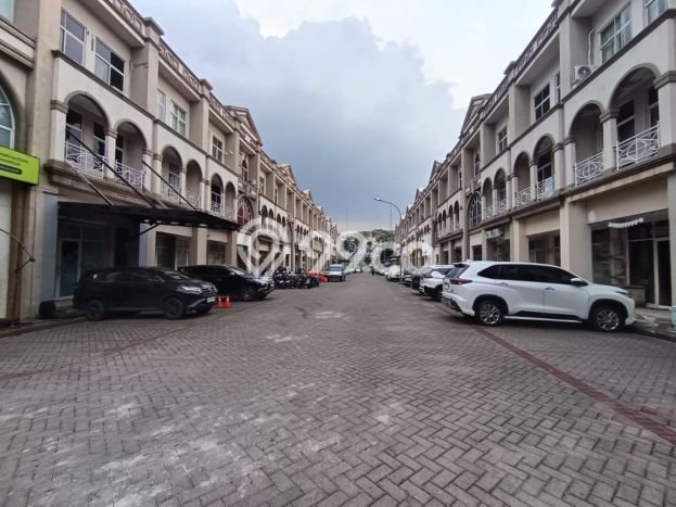 Unit Ruko Dijual di Bekasi LT 45m2 & LB 135m2 Unit Ruko Dijual di Bekasi LT 45m2 & LB 135m2