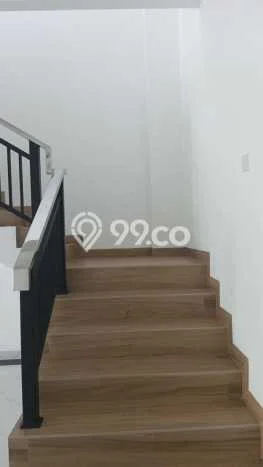 LOKASI POTENSIAL! Ruko For Rent di , Luas 400m2m², Siap Usaha LOKASI POTENSIAL! Ruko For Rent di , Luas 400m2m², Siap Usaha