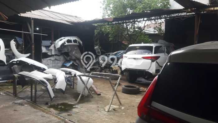 Gudang paling strategis disewakan di Duren Sawit Jakarta Timur Gudang paling strategis disewakan di Duren Sawit Jakarta Timur