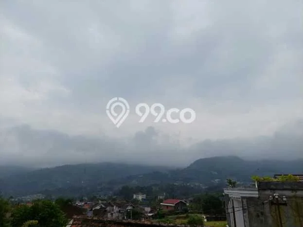Vila Tenang di Cisarua, Ukuran 176m2m², Dekat ke beragam fasilitas Vila Tenang di Cisarua, Ukuran 176m2m², Dekat ke beragam fasilitas