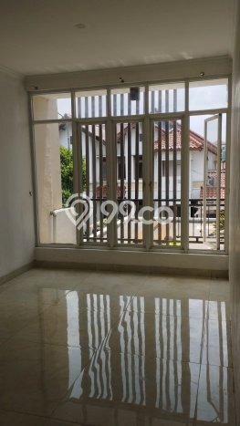 Dijual Rumah Mewah Elegan Dengan View Eksklusif di Raffles Hills, Jakarta Timur Dijual Rumah Mewah Elegan Dengan View Eksklusif di Raffles Hills, Jakarta Timur