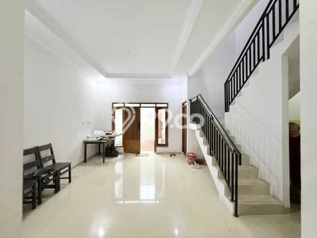 For Sale Rumah Mewah Exclusive di Jagakarsa, Jakarta Selatan For Sale Rumah Mewah Exclusive di Jagakarsa, Jakarta Selatan