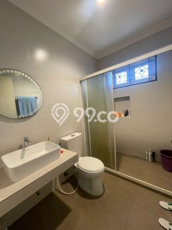 Rumah Elit Modern Tanpa Renovasi di Raffles Hills Jakarta Timur Rumah Elit Modern Tanpa Renovasi di Raffles Hills Jakarta Timur