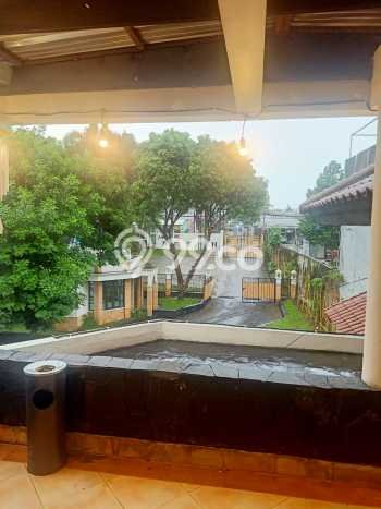 Ready to Use! Luxury House LT 1840m2 Desain Elegan di Cibubur Ready to Use! Luxury House LT 1840m2 Desain Elegan di Cibubur