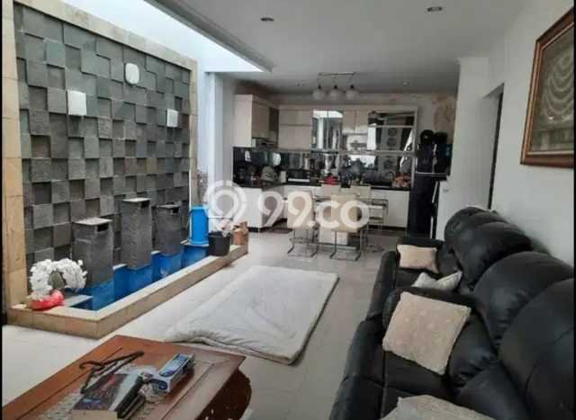 Ready to Use! Luxury House LT 180m2 Desain Elegan di Cibubur Ready to Use! Luxury House LT 180m2 Desain Elegan di Cibubur