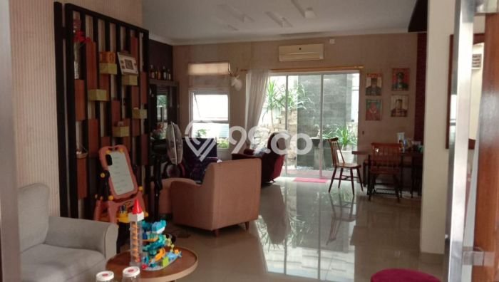 Dijual Rumah Mewah Elegan Dengan View Cantik di Kota Wisata, Bogor Dijual Rumah Mewah Elegan Dengan View Cantik di Kota Wisata, Bogor