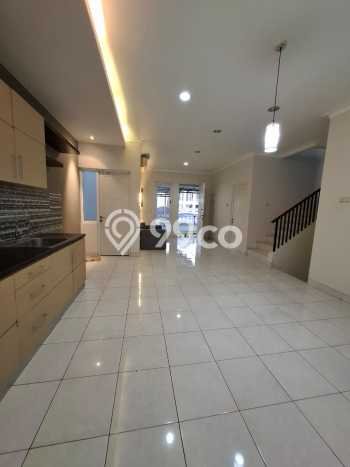 Rumah Elit Modern Tanpa Renovasi di Cibubur Bogor Rumah Elit Modern Tanpa Renovasi di Cibubur Bogor