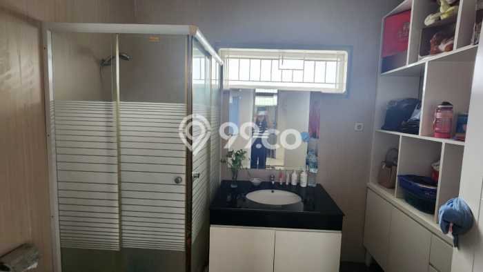 For Sale Hunian Rumah Terawat 3 KT di Cibubur, Jakarta Timur For Sale Hunian Rumah Terawat 3 KT di Cibubur, Jakarta Timur