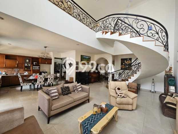 Ready to Use! Premium House LT 375m2 Desain Elegan di Cibubur Ready to Use! Premium House LT 375m2 Desain Elegan di Cibubur