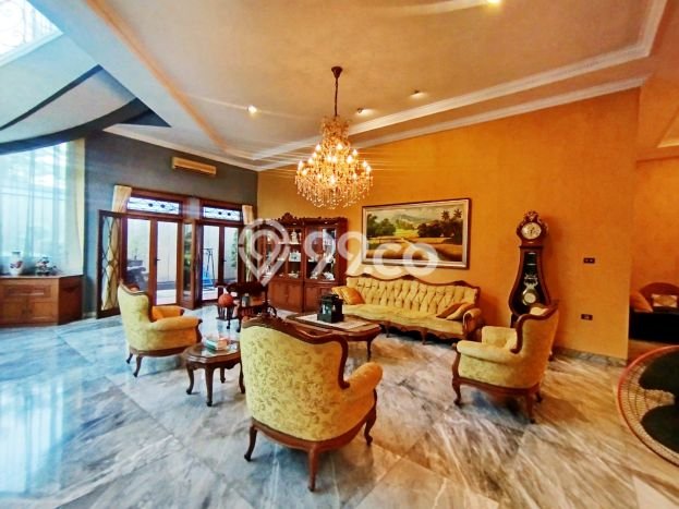 Dijual Rumah Premium dengan Fasilitas Sekitar Lengkap di Kebon Jeruk, Jakarta Barat Dijual Rumah Premium dengan Fasilitas Sekitar Lengkap di Kebon Jeruk, Jakarta Barat