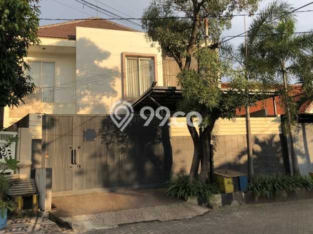 Rumah Strategis dengan 7 Kamar Tidur dan 5 Kamar Mandi di Kawasan Kendangsari, Surabaya Rumah Strategis dengan 7 Kamar Tidur dan 5 Kamar Mandi di Kawasan Kendangsari, Surabaya