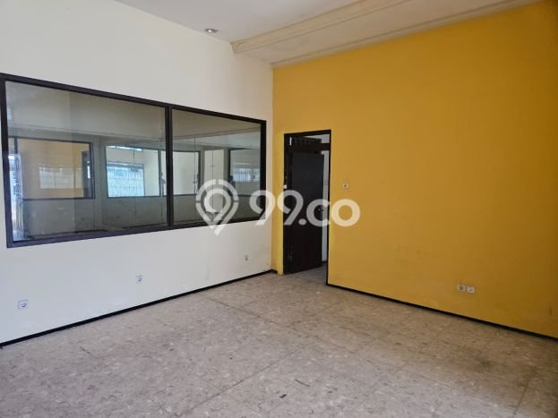KESEMPATAN EMAS! Rumah Premium area , Surabaya, Luas 300m2m² LB 300m2m² KESEMPATAN EMAS! Rumah Premium area , Surabaya, Luas 300m2m² LB 300m2m²