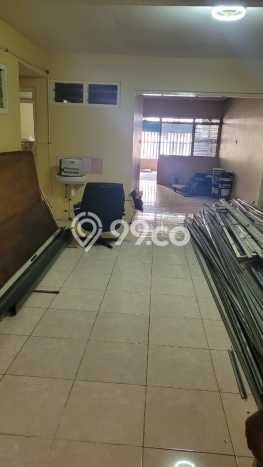 Rumah di , Surabaya, LT 140m2m² LB 150m2m² Rumah di , Surabaya, LT 140m2m² LB 150m2m²