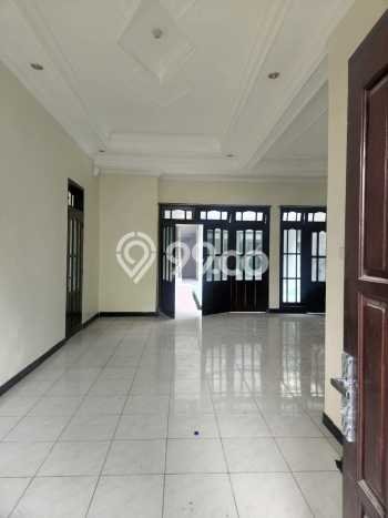 Rumah 6 KT 4 KM LT 279m2m², LB 250m2m² di , Surabaya Rumah 6 KT 4 KM LT 279m2m², LB 250m2m² di , Surabaya