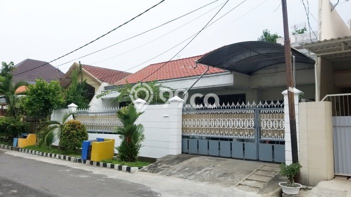 BEST DEAL! Rumah Nyaman di , LT 355m2m² Bangunan 240m2m² BEST DEAL! Rumah Nyaman di , LT 355m2m² Bangunan 240m2m²