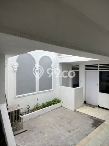 Rumah di kertajaya, Surabaya, Luas 198m2m² LB 320m2m² Rumah di kertajaya, Surabaya, Luas 198m2m² LB 320m2m²