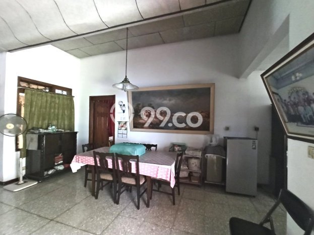 NEW LISTING! Rumah Strategis di Wonocolo, LT 600m2m² LB 337m2m² NEW LISTING! Rumah Strategis di Wonocolo, LT 600m2m² LB 337m2m²