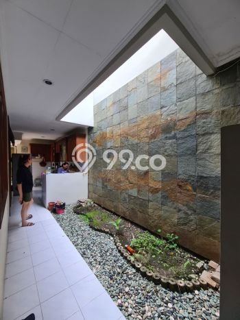 SPECIAL PROPERTY! Rumah di Dukuh Pakis, Luas 322m2m² LB 306m2m² SPECIAL PROPERTY! Rumah di Dukuh Pakis, Luas 322m2m² LB 306m2m²