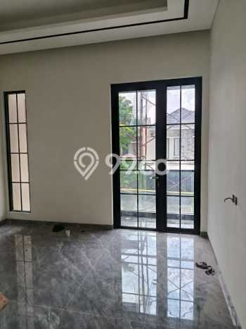 HOT PROPERTY! Rumah Strategis di , LT 210m2m² LB 405m2m² HOT PROPERTY! Rumah Strategis di , LT 210m2m² LB 405m2m²
