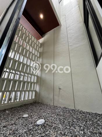 Rumah 4 KT 4 KM di Area Premium , Surabaya Rumah 4 KT 4 KM di Area Premium , Surabaya