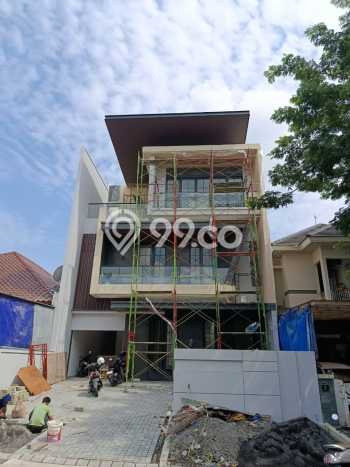 HOT PROPERTY! Rumah Strategis di , LT 210m2m² LB 405m2m² HOT PROPERTY! Rumah Strategis di , LT 210m2m² LB 405m2m²