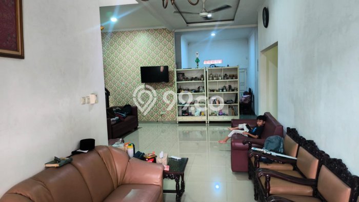 Rumah Strategis Modern Lb 300m2 di Tangerang, Tangerang Rumah Strategis Modern Lb 300m2 di Tangerang, Tangerang