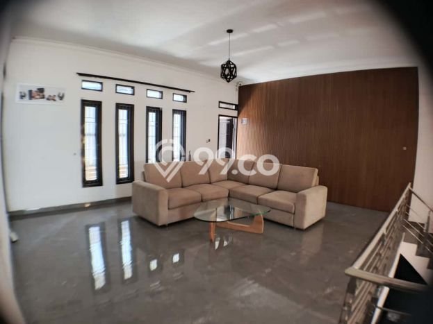 Dijual Rumah Luas Elegan Dengan View Cantik di Depok I, Depok Dijual Rumah Luas Elegan Dengan View Cantik di Depok I, Depok