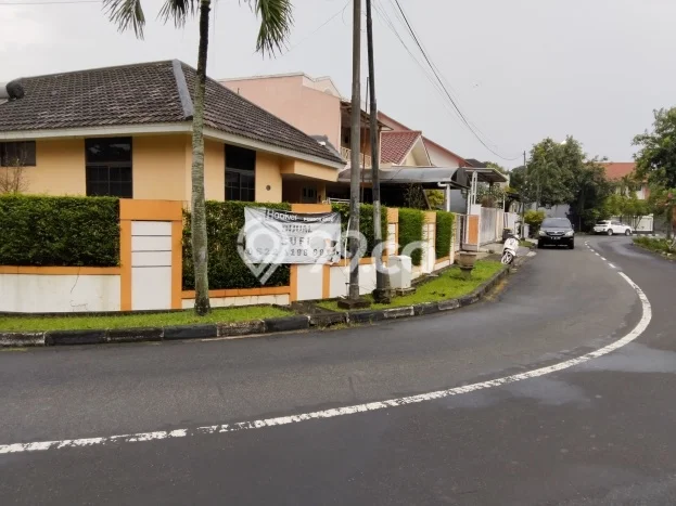 Jual Rumah Luas Elegan Dengan View Cantik di Jatiwarna, Bekasi Jual Rumah Luas Elegan Dengan View Cantik di Jatiwarna, Bekasi