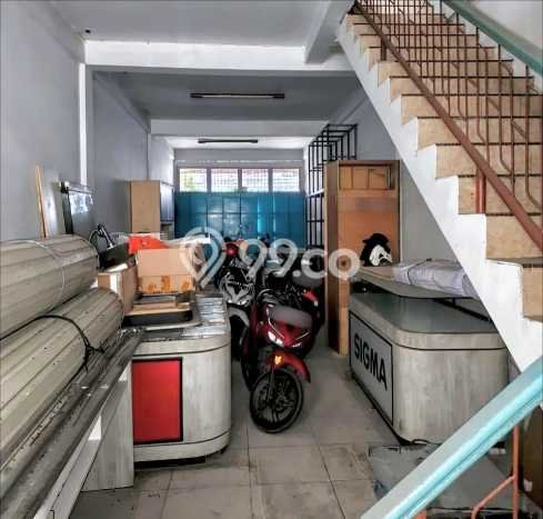 Disewakan Ruko komersial di Medan Barat luas bangunan 256m2 Disewakan Ruko komersial di Medan Barat luas bangunan 256m2