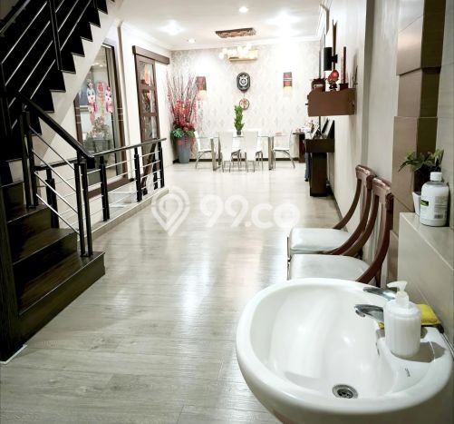 Ruko Usaha Dijual di Medan Maimun Medan LT 128m2 & LB 384m2 Ruko Usaha Dijual di Medan Maimun Medan LT 128m2 & LB 384m2