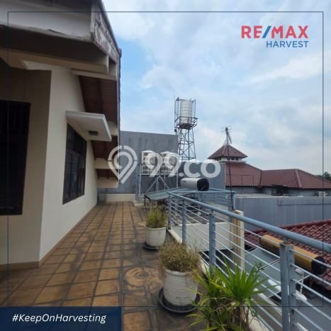 Rumah Elit Modern Tanpa Renovasi di Puri Indah Jakarta Barat Rumah Elit Modern Tanpa Renovasi di Puri Indah Jakarta Barat