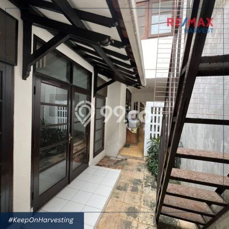 Ready to Use! Luxury House LT 692m2 Desain Elegan di Cipete Ready to Use! Luxury House LT 692m2 Desain Elegan di Cipete