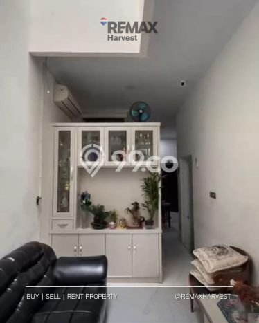 Rumah Eksklusif Siap Huni LT 215m2 di Kebon Jeruk, Jakarta Barat Rumah Eksklusif Siap Huni LT 215m2 di Kebon Jeruk, Jakarta Barat