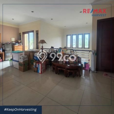 Rumah Elit Modern Tanpa Renovasi di Puri Indah Jakarta Barat Rumah Elit Modern Tanpa Renovasi di Puri Indah Jakarta Barat