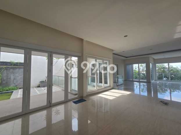 Jual Rumah Luas Megah Dengan View Cantik di Candi Golf, Semarang Jual Rumah Luas Megah Dengan View Cantik di Candi Golf, Semarang