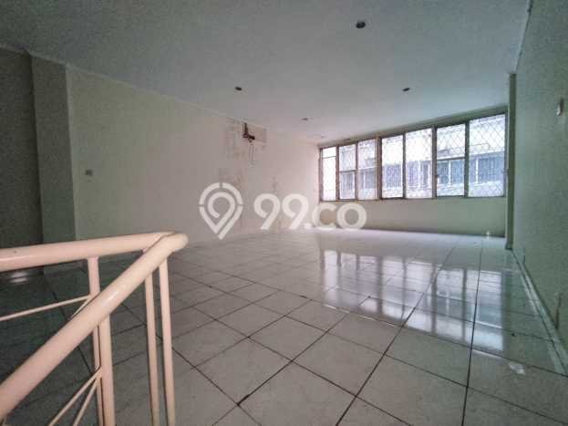 Ruko Dijual di Jakarta Barat LT 73m2 & LB 250m2 Lokasi Terbaik! Ruko Dijual di Jakarta Barat LT 73m2 & LB 250m2 Lokasi Terbaik!
