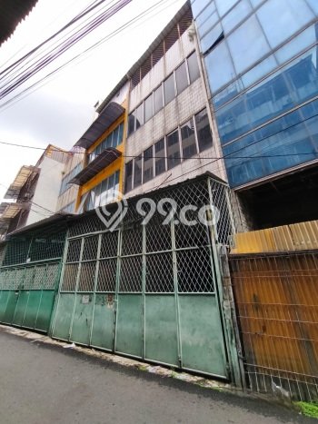 Ruko Dijual di Jakarta Barat LT 73m2 & LB 250m2 Lokasi Terbaik! Ruko Dijual di Jakarta Barat LT 73m2 & LB 250m2 Lokasi Terbaik!