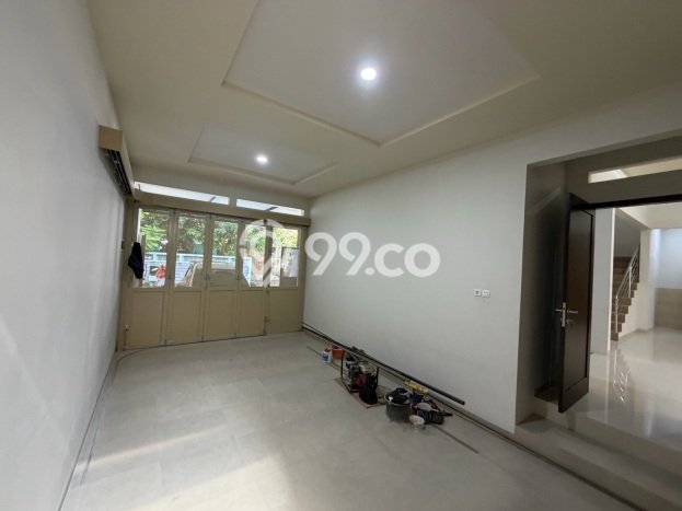 Hot Offer Hunian Mewah Ideal dan Luas di Banjarsari, Surakarta Hot Offer Hunian Mewah Ideal dan Luas di Banjarsari, Surakarta