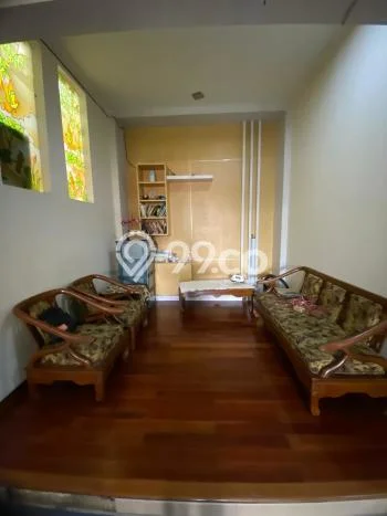 Rumah Strategis dengan Luas Tanah 120m2m² dan Luas Bangunan 340m2m² di Area , Bandung Rumah Strategis dengan Luas Tanah 120m2m² dan Luas Bangunan 340m2m² di Area , Bandung
