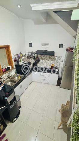 Rumah Strategis Modern Lb 151m2 di Cimahi Tengah, Cimahi Rumah Strategis Modern Lb 151m2 di Cimahi Tengah, Cimahi