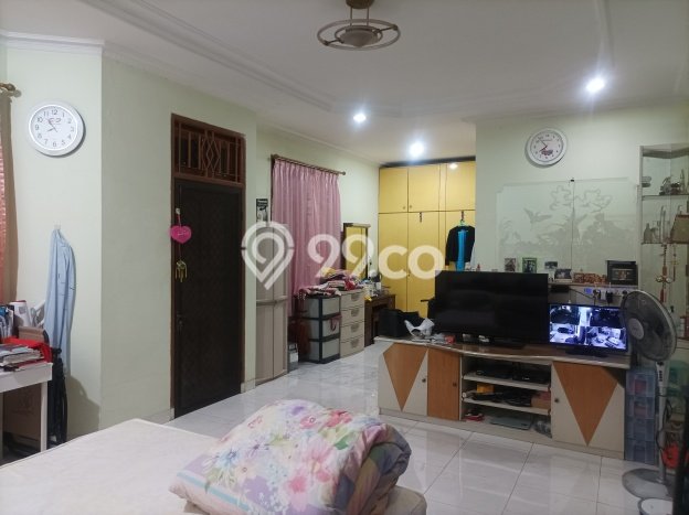 Ready to Use! Luxury House LT 246m2 Desain Modern di Jelambar Ready to Use! Luxury House LT 246m2 Desain Modern di Jelambar