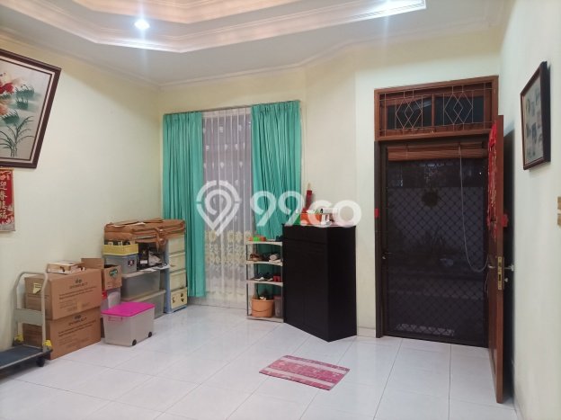 Ready to Use! Luxury House LT 246m2 Desain Modern di Jelambar Ready to Use! Luxury House LT 246m2 Desain Modern di Jelambar