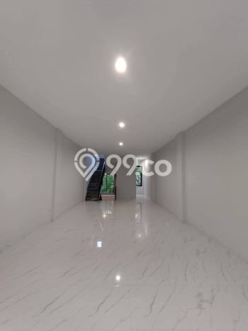 Ruko Dijual di Jakarta Barat LT 85m2 & LB 200m2 Lokasi Terbaik! Ruko Dijual di Jakarta Barat LT 85m2 & LB 200m2 Lokasi Terbaik!