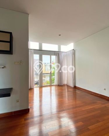 Disewakan Rumah Harga Terjangkau di Bintaro Tangerang Selatan dengan 6 KT Disewakan Rumah Harga Terjangkau di Bintaro Tangerang Selatan dengan 6 KT