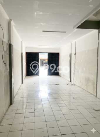 Ruko Dijual di Jakarta Timur LT 91m2 & LB 240m2 Lokasi Terbaik! Ruko Dijual di Jakarta Timur LT 91m2 & LB 240m2 Lokasi Terbaik!