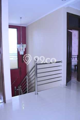 Ready to Use! Luxury House LT 200m2 Desain Modern di Harapan Indah Ready to Use! Luxury House LT 200m2 Desain Modern di Harapan Indah