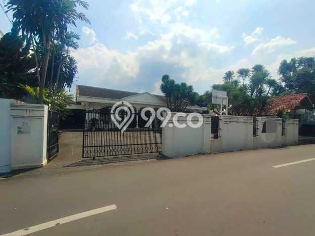 Dijual Rumah Mewah Megah Dengan View Eksklusif di Pondok Kelapa, Jakarta Timur Dijual Rumah Mewah Megah Dengan View Eksklusif di Pondok Kelapa, Jakarta Timur