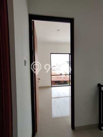 Dijual Rumah Eksklusif 3 KT di Pondok Kelapa, Jakarta Timur Dijual Rumah Eksklusif 3 KT di Pondok Kelapa, Jakarta Timur