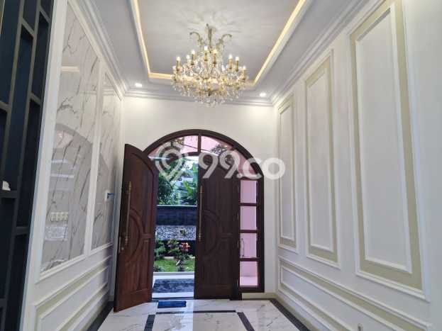 Ready to Use! Premium House LT 215m2 Desain Elegan di Pondok Kelapa Ready to Use! Premium House LT 215m2 Desain Elegan di Pondok Kelapa