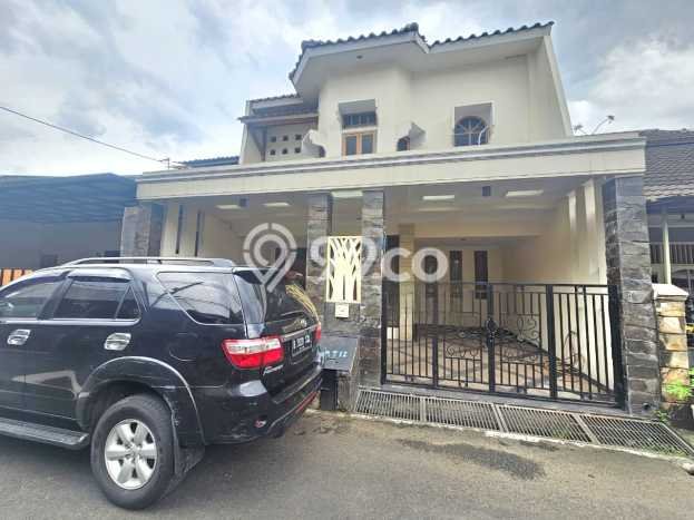 Rumah Strategis Minimalis Lb 212m2 di Duren Sawit, Jakarta Timur Rumah Strategis Minimalis Lb 212m2 di Duren Sawit, Jakarta Timur